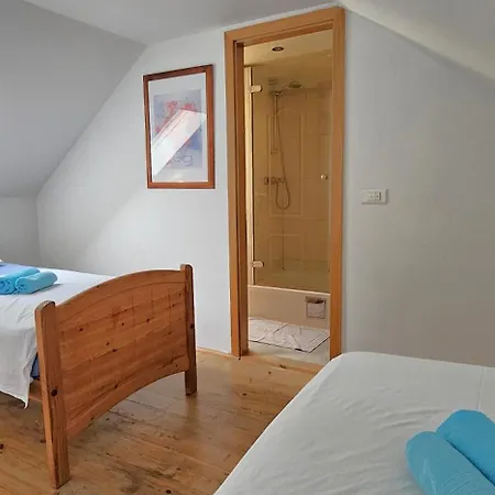 Lovely Stone Cottage, 100m To Beach, In Heart Of Old Town -noa