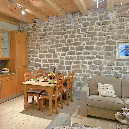 Holiday home Lovely Stone Cottage, 100m To Beach, In Heart Of Old Town -noa *
