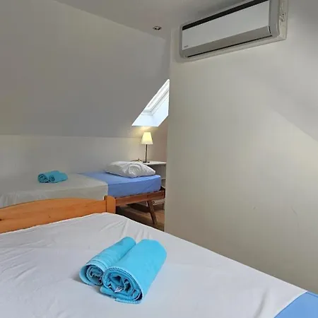 Lovely Stone Cottage, 100m To Beach, In Heart Of Old Town -noa
